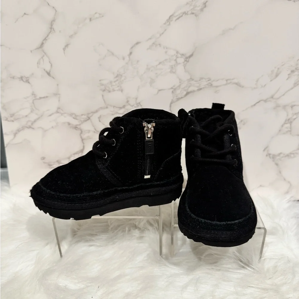 Black Neumel UGGS